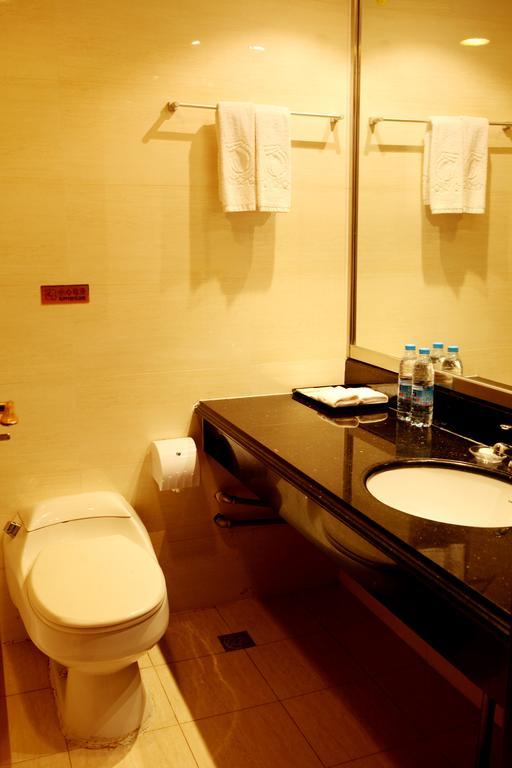 Tianhong Hotel Heze Quarto foto